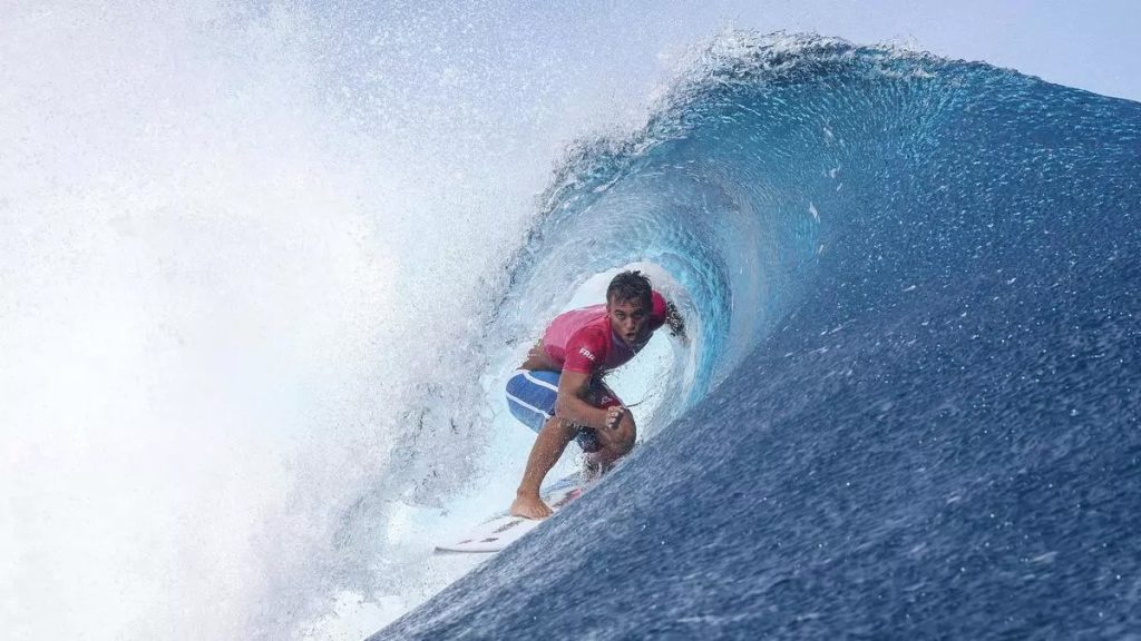 Kauli Vaast, medalla de oro en surf, París 2024.